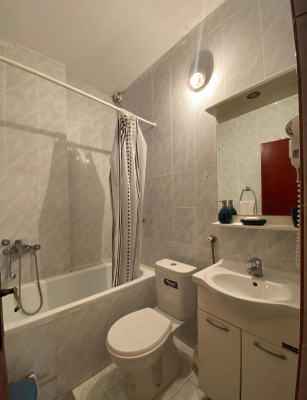 Comfort Two-Bedroom Apartment with Balcony and Sea View image 2