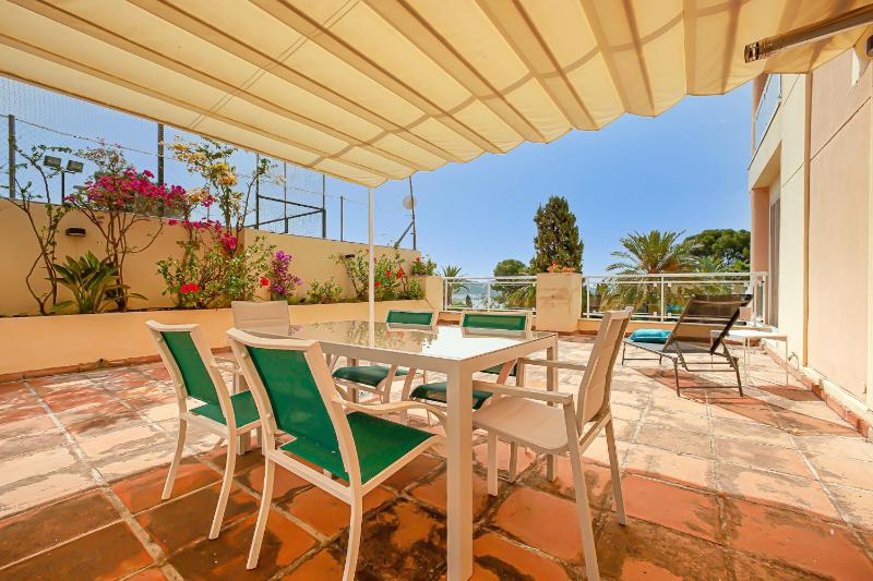 Las Palmeras Beach with Community Pool - image 3