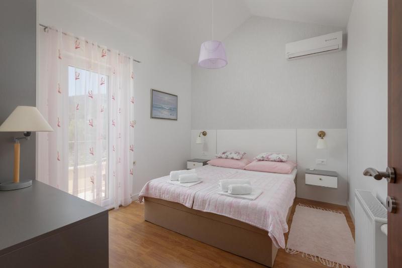 Holiday house Luna in Makarska with private pool - image 23