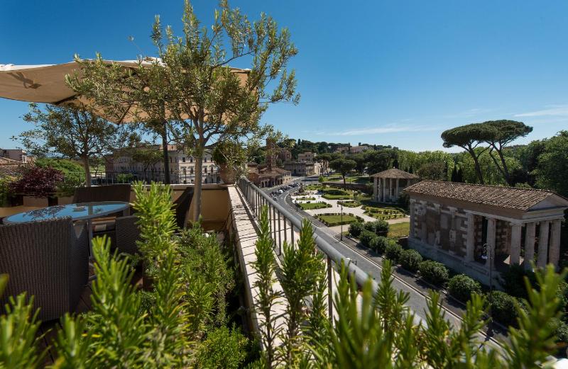 Suite with Balcony image 2