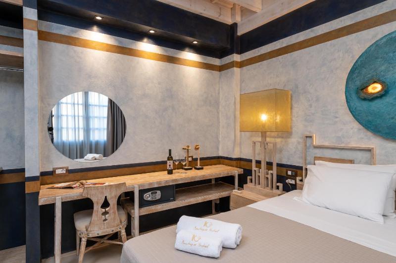 10GR Boutique Hotel & Wine Bar - image 8