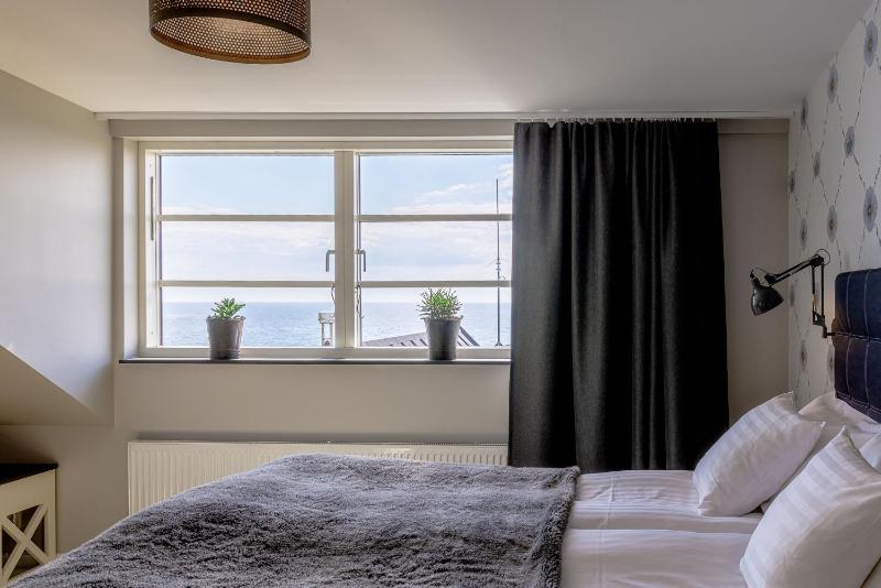 Double Room image 4