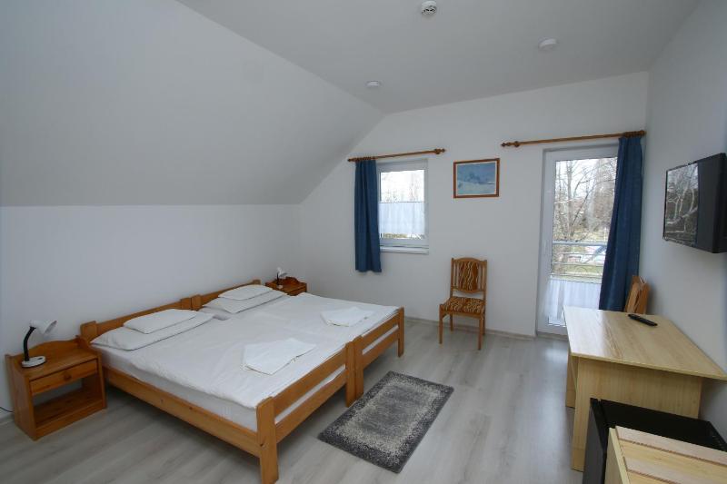 Standard Double or Twin Room image 3