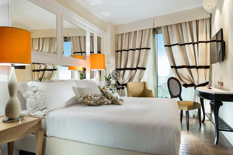 Superior Double or Twin Room with Balcony image 1