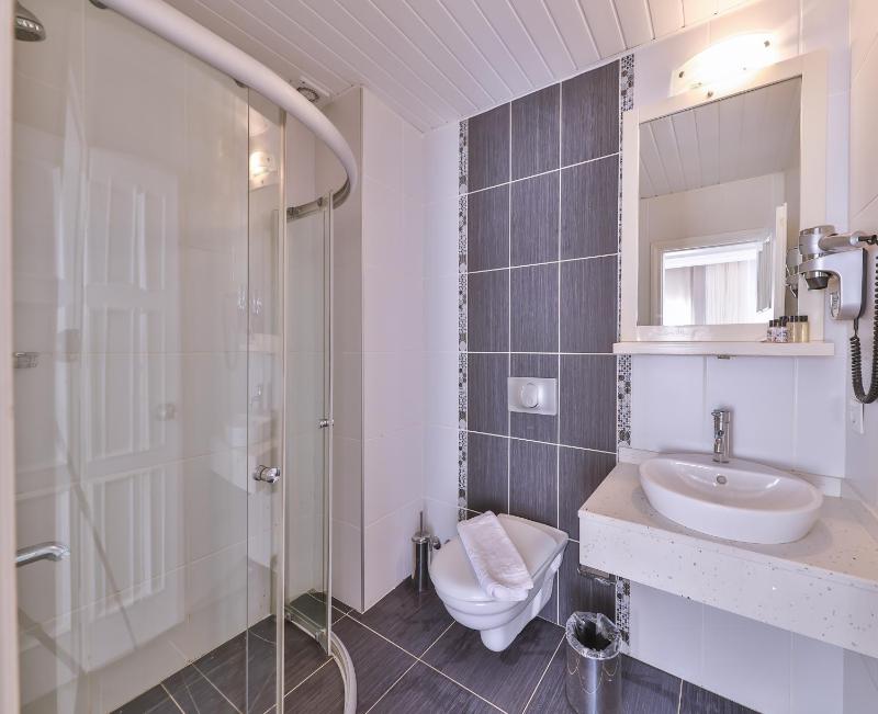 Double or Twin Room with Sea View image 2