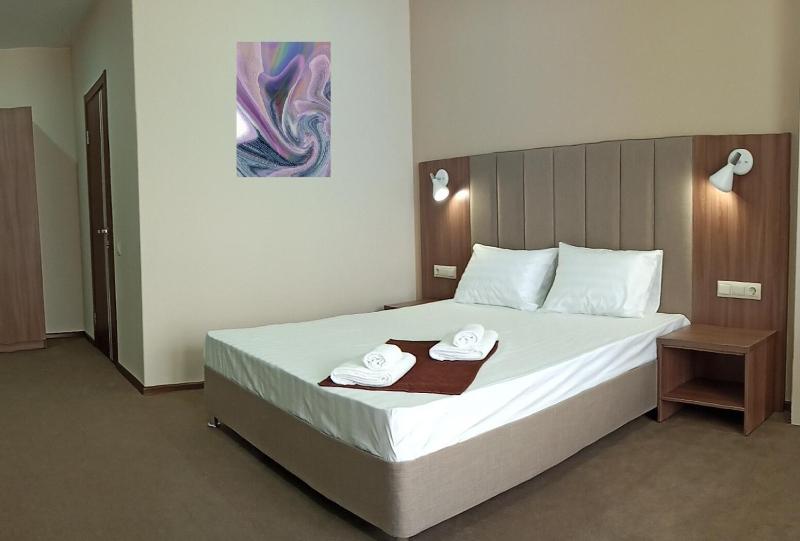 Twin Room image 3