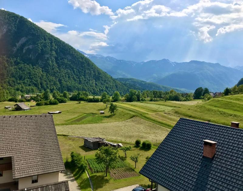 Apartment with Mountain View image 3