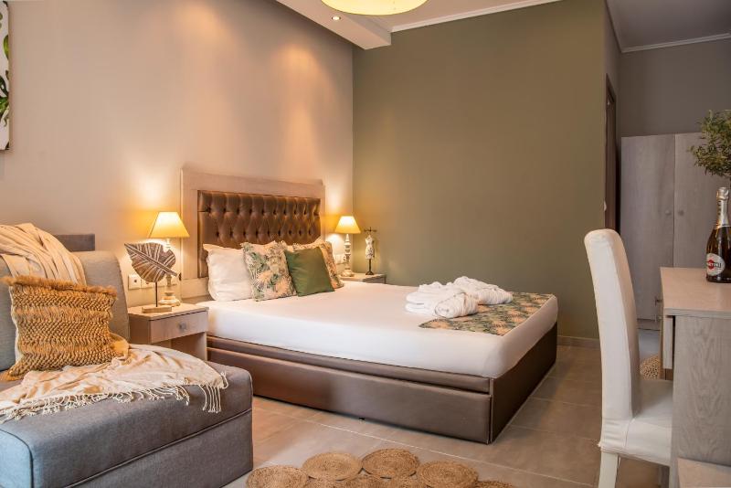 Junior Suite with Garden View image 3