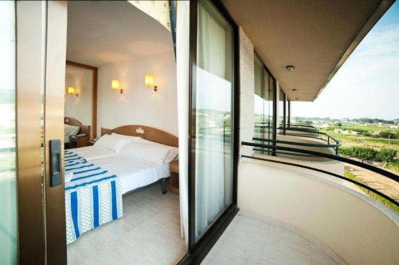 Twin Room image 3