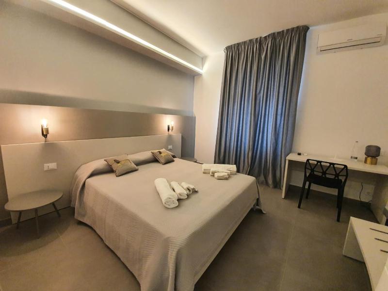 Charme Rooms Siracusa - image 8