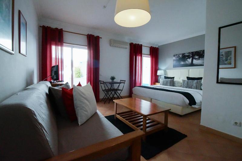 Oasis Beach Apartments - image 12