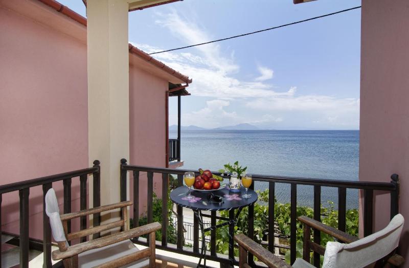 Studio with Sea View 5 image 2
