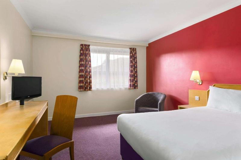 Double Room image 3