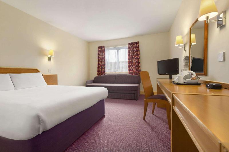 Double Room with Sofa Bed and Pull-out Bed image 1