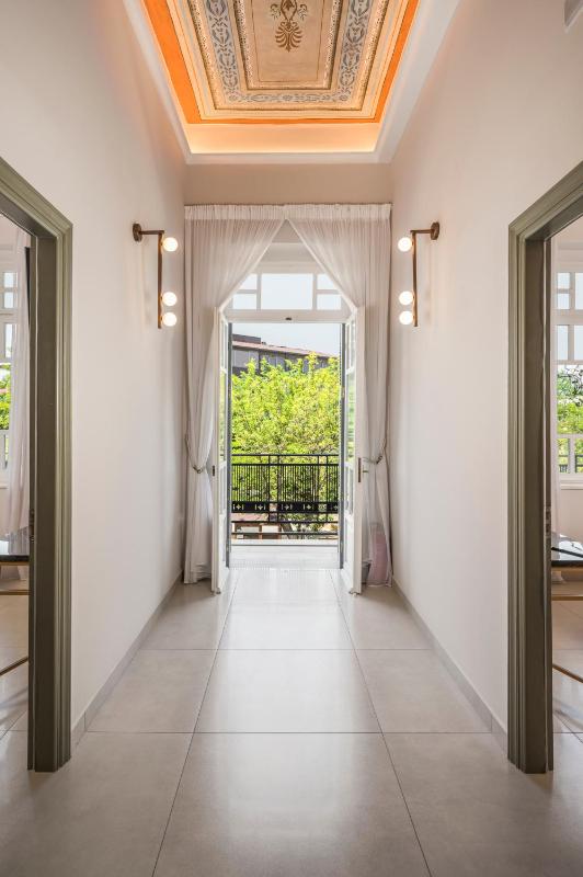 Superior Double Room with City View image 2
