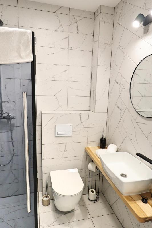 One-Bedroom Apartment image 4