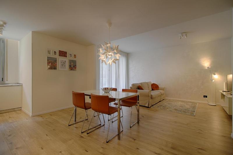 One Bedroom Apartment with sofa bed image 4