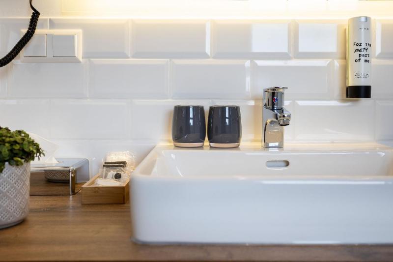 Studio Apartment image 3