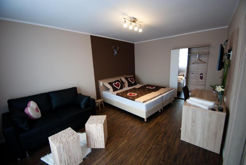Double Room with Balcony image 2
