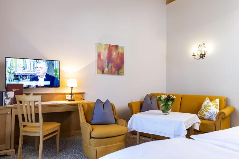 Superior Double Room image 2