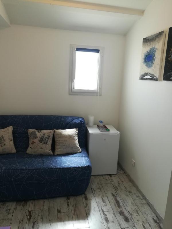 Queen Room with Pool View image 2