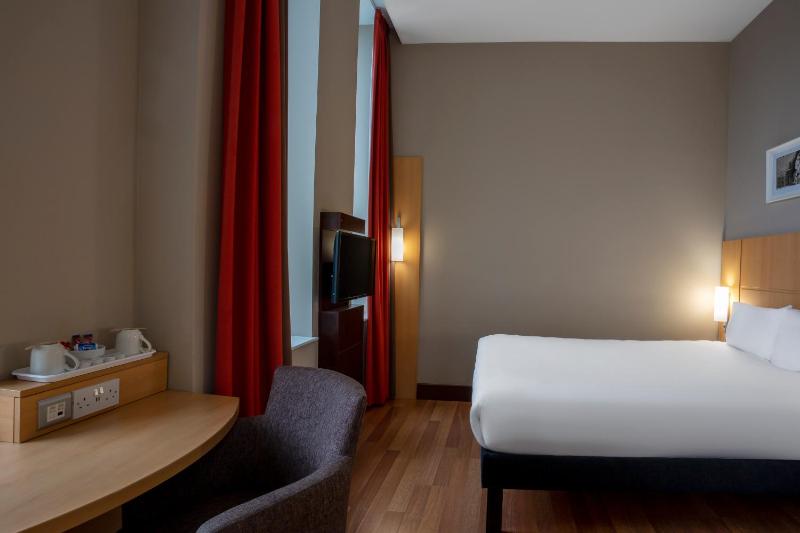 Double Room - Disability Access image 4