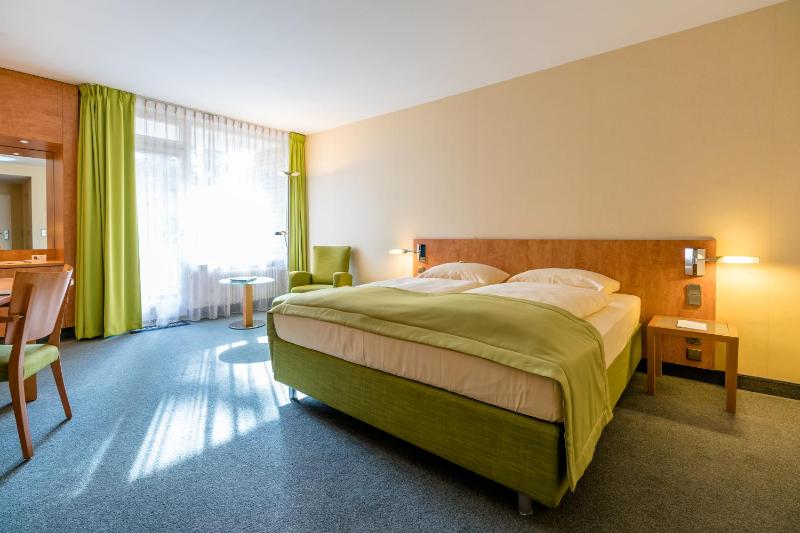 Double or Twin Room with Balcony image 3
