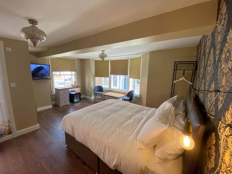 Deluxe Double Room with Shower image 2