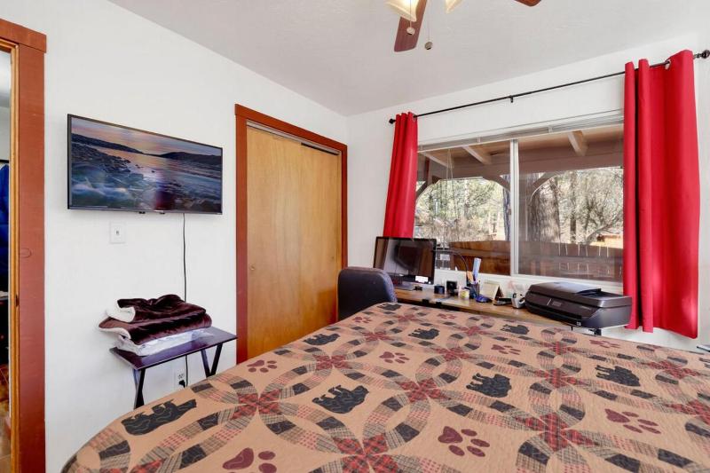 Three-Bedroom House image 2