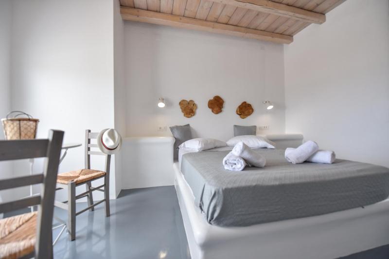 Studio with Sea View image 1