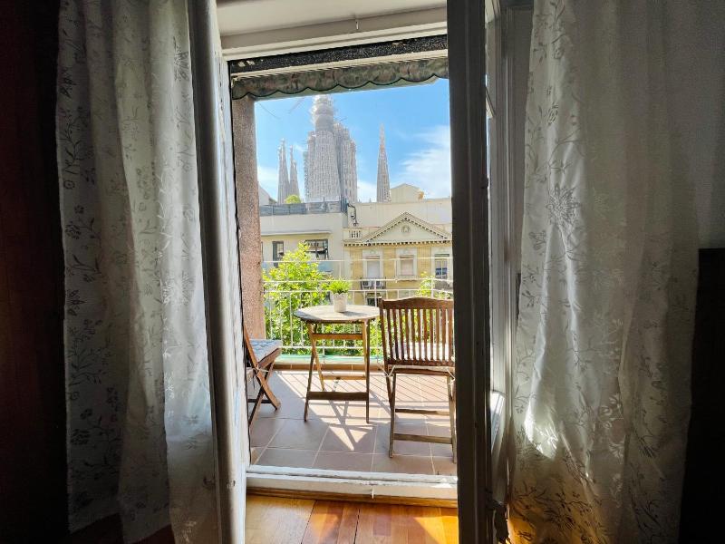 Three-Bedroom Apartment - Roselló 419 image 1