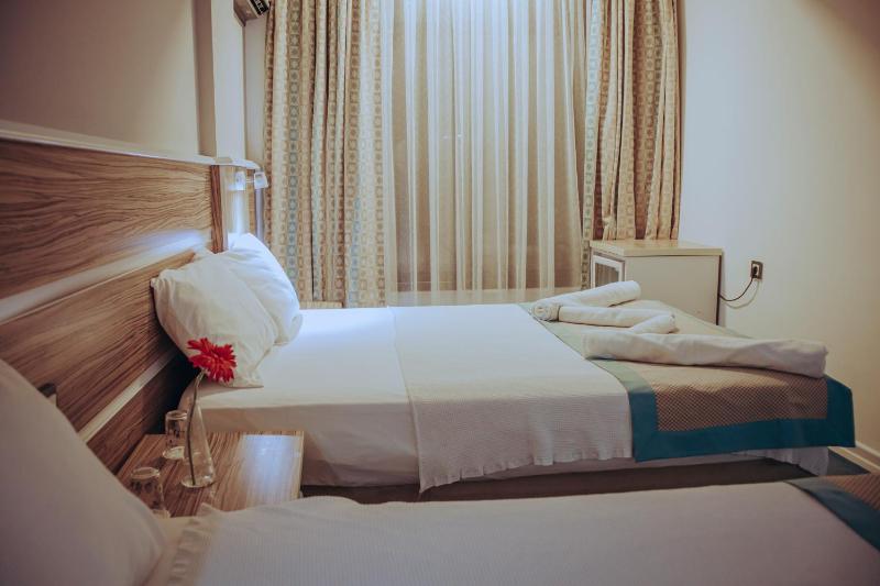 Comfort Triple Room image 2