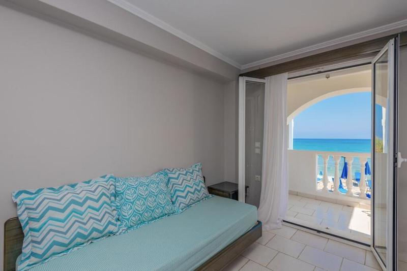 Apartment with Sea View image 2