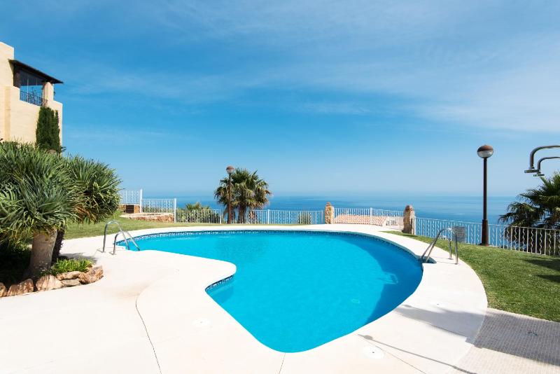 ALQUIBLA Sea views swimming pool and parking - image 1