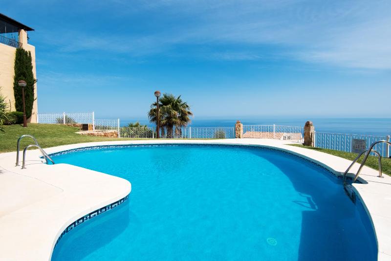 ALQUIBLA Sea views swimming pool and parking - image 27