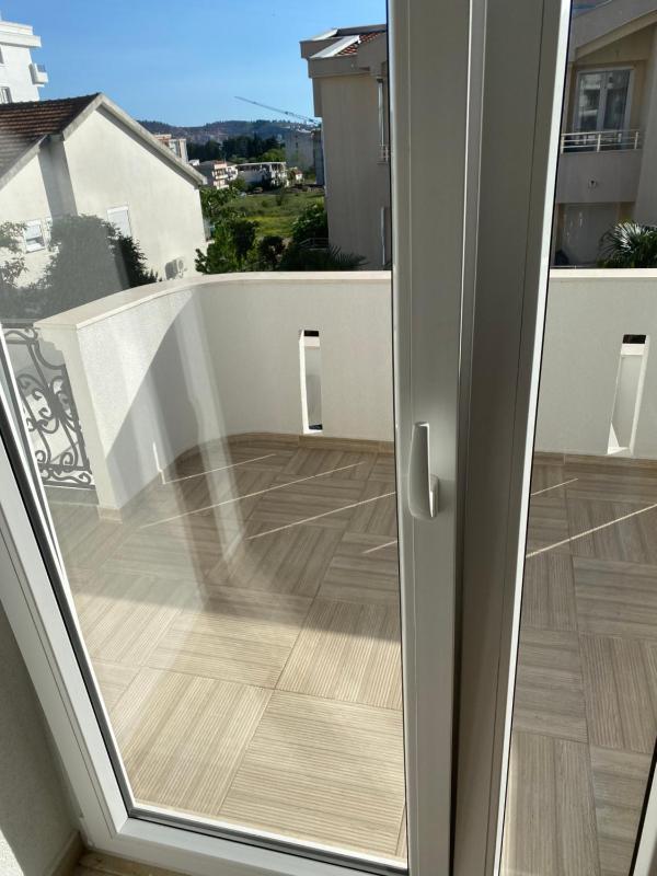 Studio with Balcony ( 3 Adults ) image 3