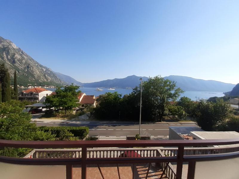 Apartment with Sea View image 3