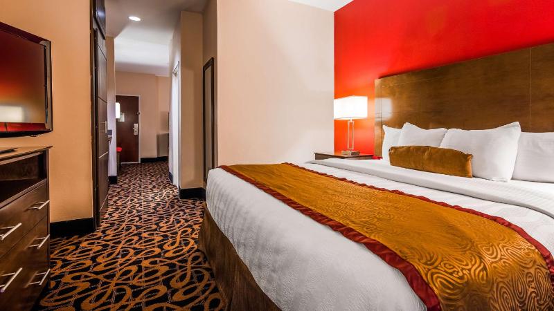 Junior King Suite image 1