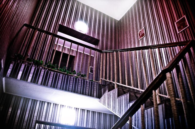 Single Bed in Dormitory Room image 3