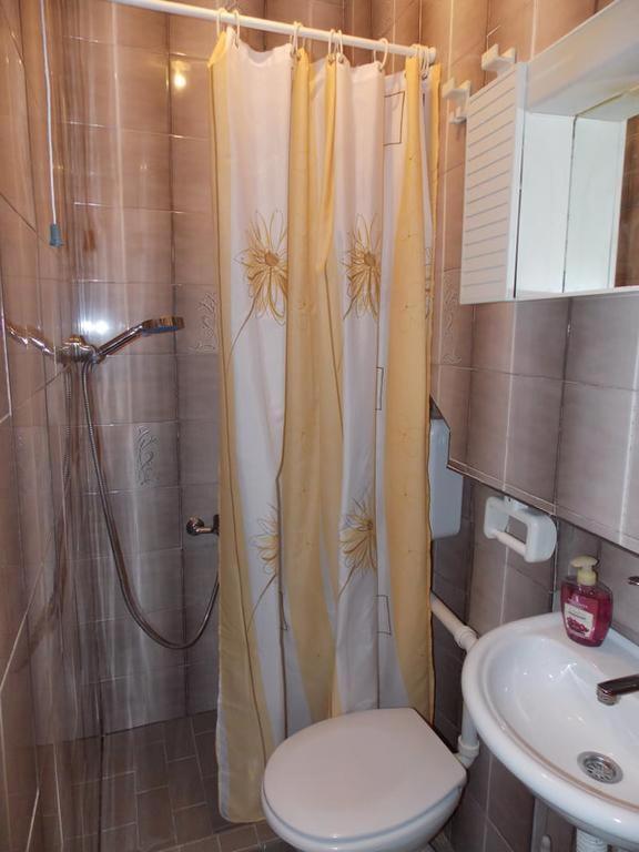 One-Bedroom Apartment with Terrace image 3
