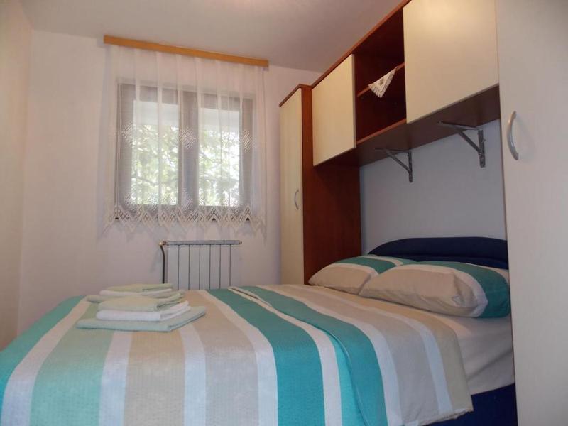 One-Bedroom Apartment with Terrace image 2