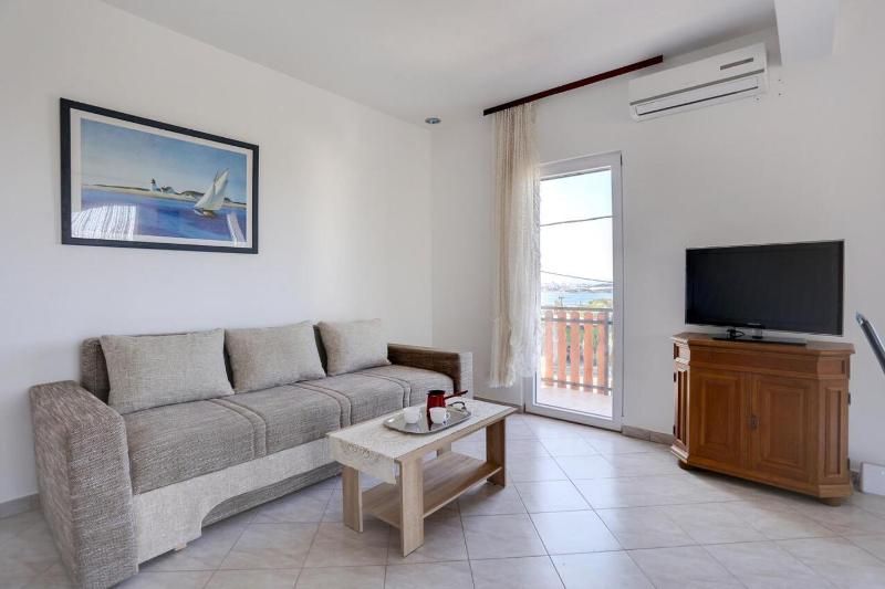 Apartment with Terrace and Sea View image 2
