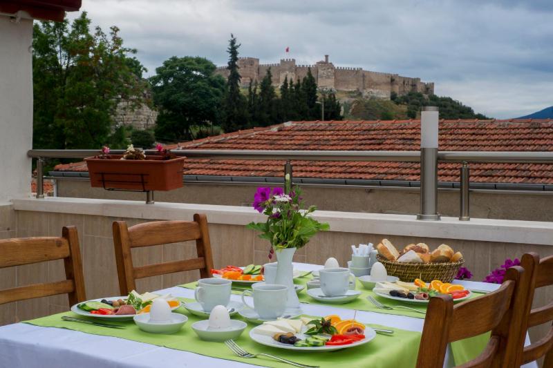 Deluxe Double or Twin Room image 2