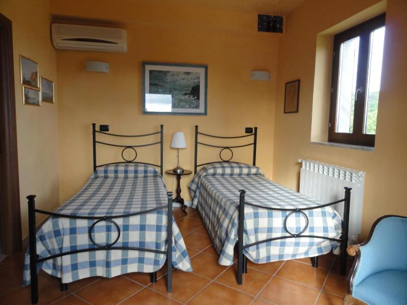 Double Room with Sea View image 4