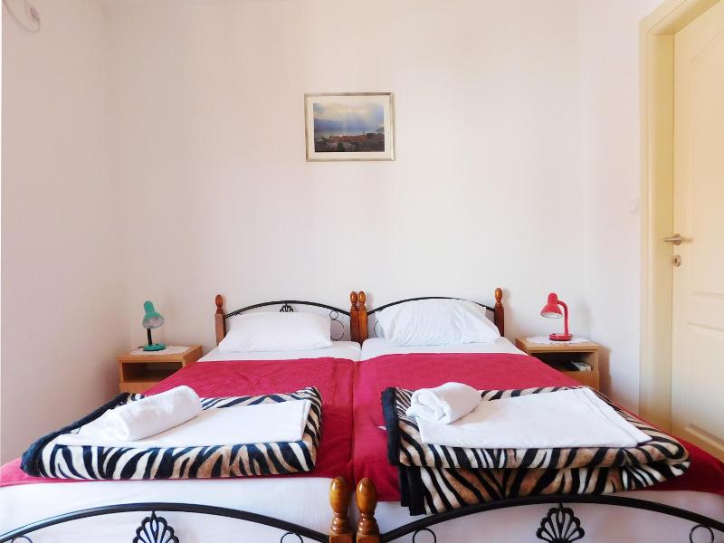 Twin Room with Garden View image 4