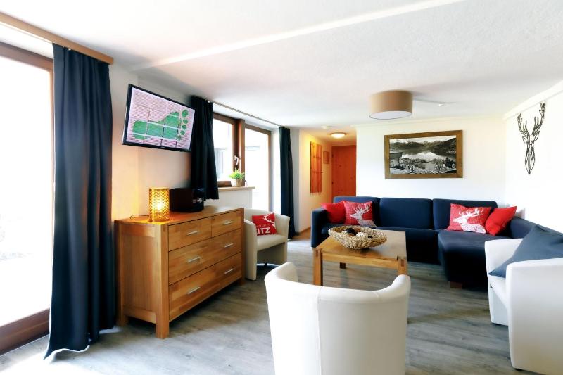 Two-Bedroom Apartment with Terrace (7 Adults) image 1