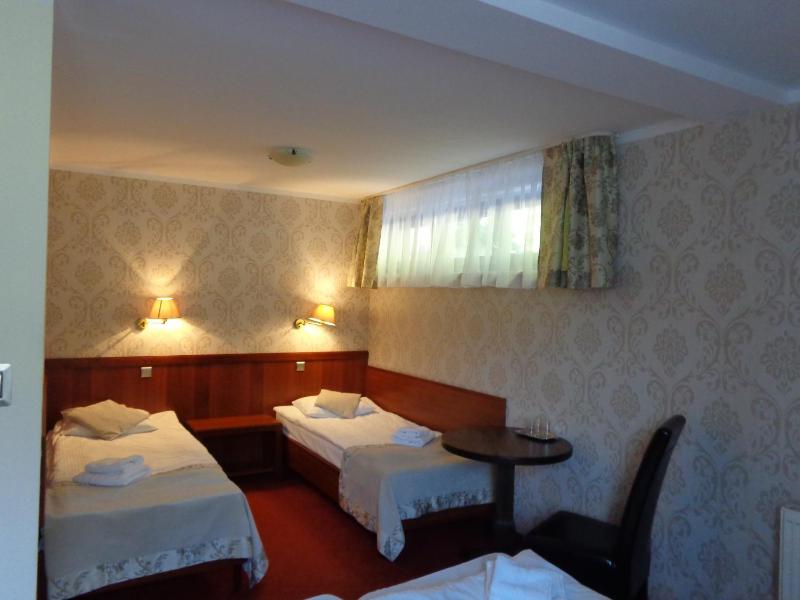 Economy Double Room image 1