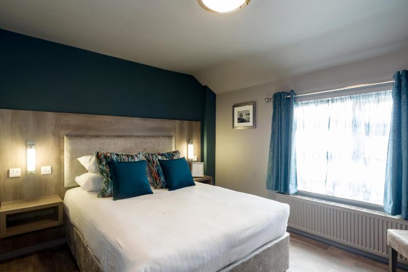 Deluxe King Room with Sea View image 4