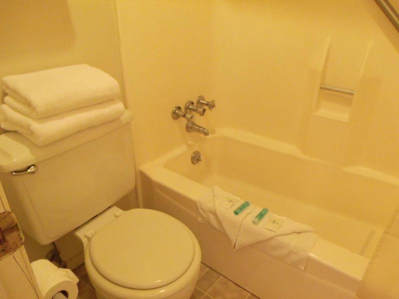 Double Room with Two Double Beds - Non-Smoking image 4