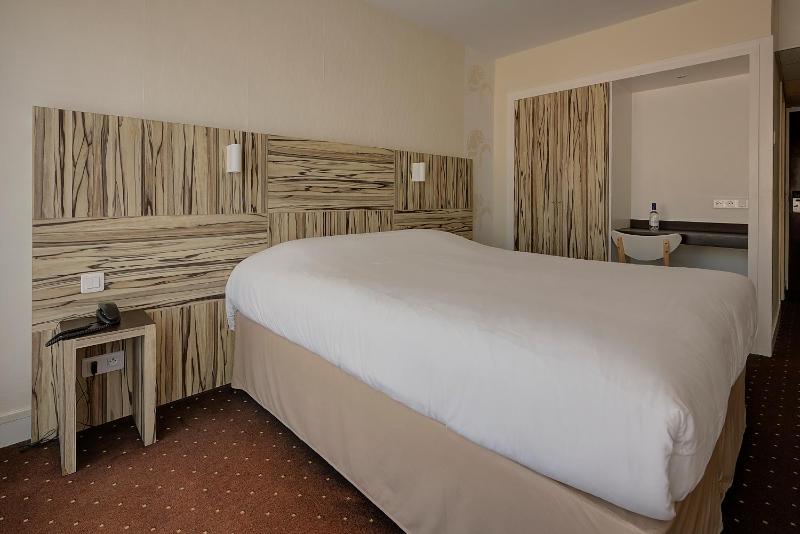 Family Communicating Room image 3